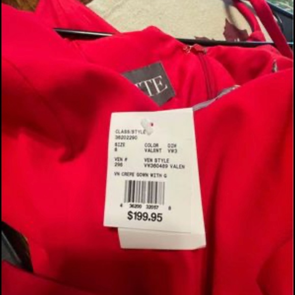 A Vera Wang red gown with sash NWT - Picture 4 of 5